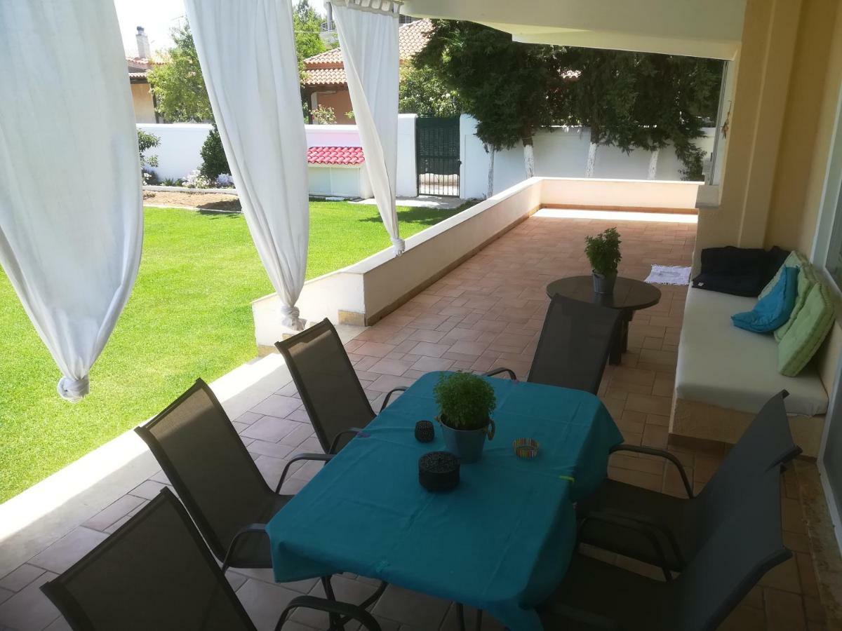 Marathon Beachside Villa 100M From The Beach Schinias Exteriör bild